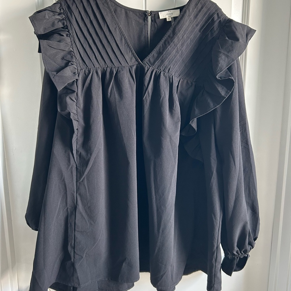 Entro black long sleeved blouse